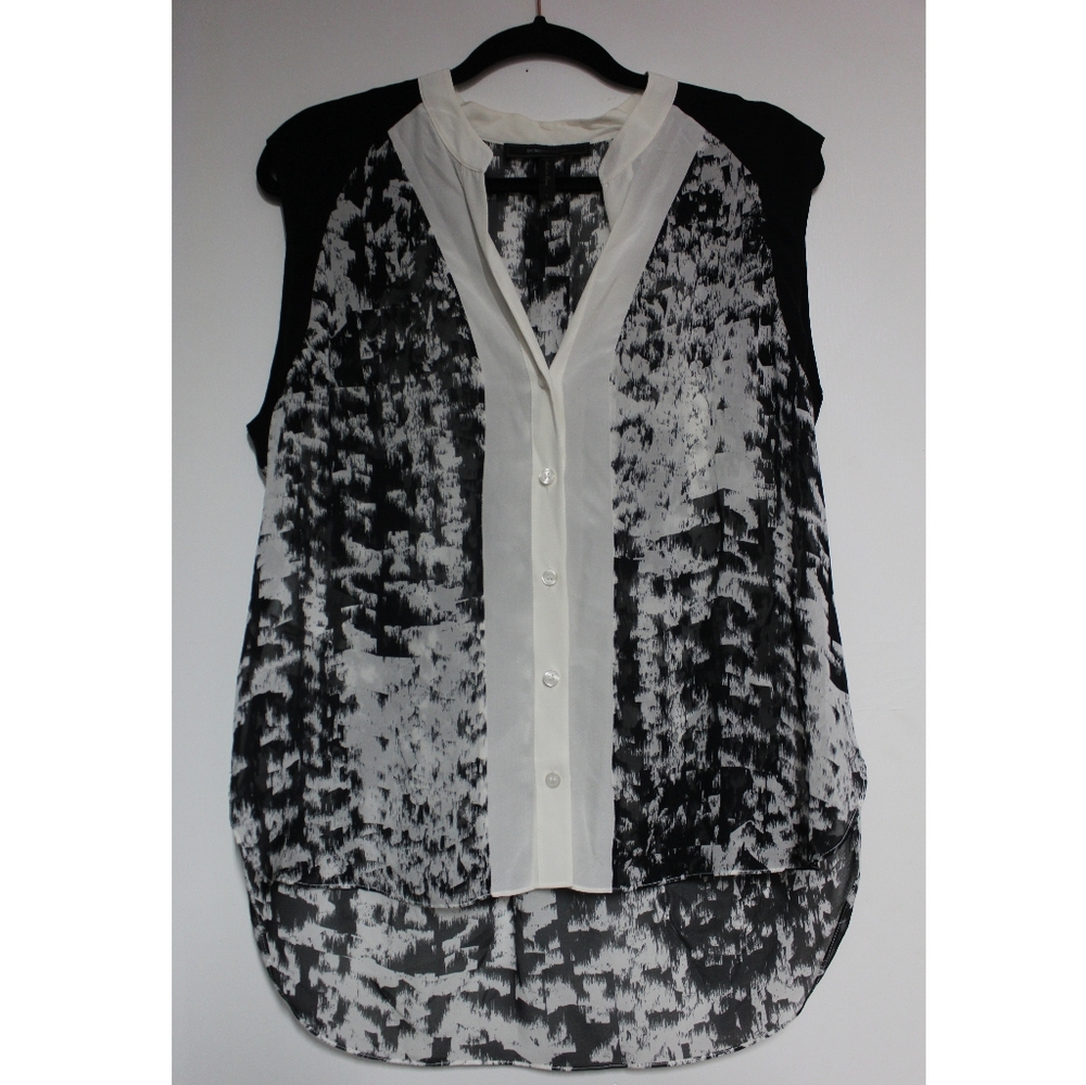 🌻BCBGMAXAZRIA ~ B&W blouse (Large)